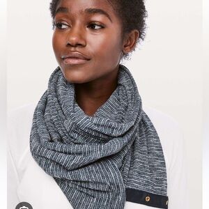 Lululemon Vinyasa Scarf *Rulu
Coco Pique True Navy Heathered True Navy